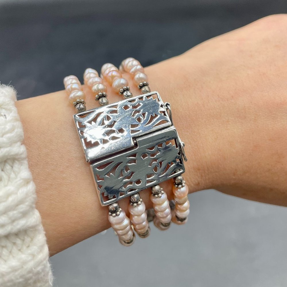 SILVER BRACELET WITH PEARLS